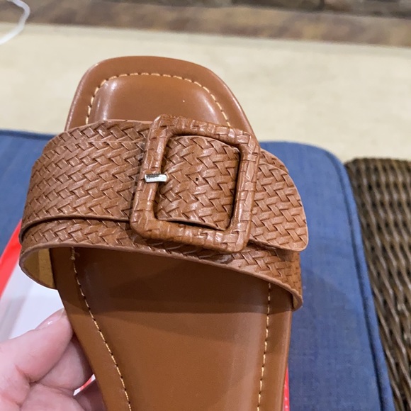 Super cute sandals but too small for me 🥲 Brand New Never Worn - Picture 3 of 3